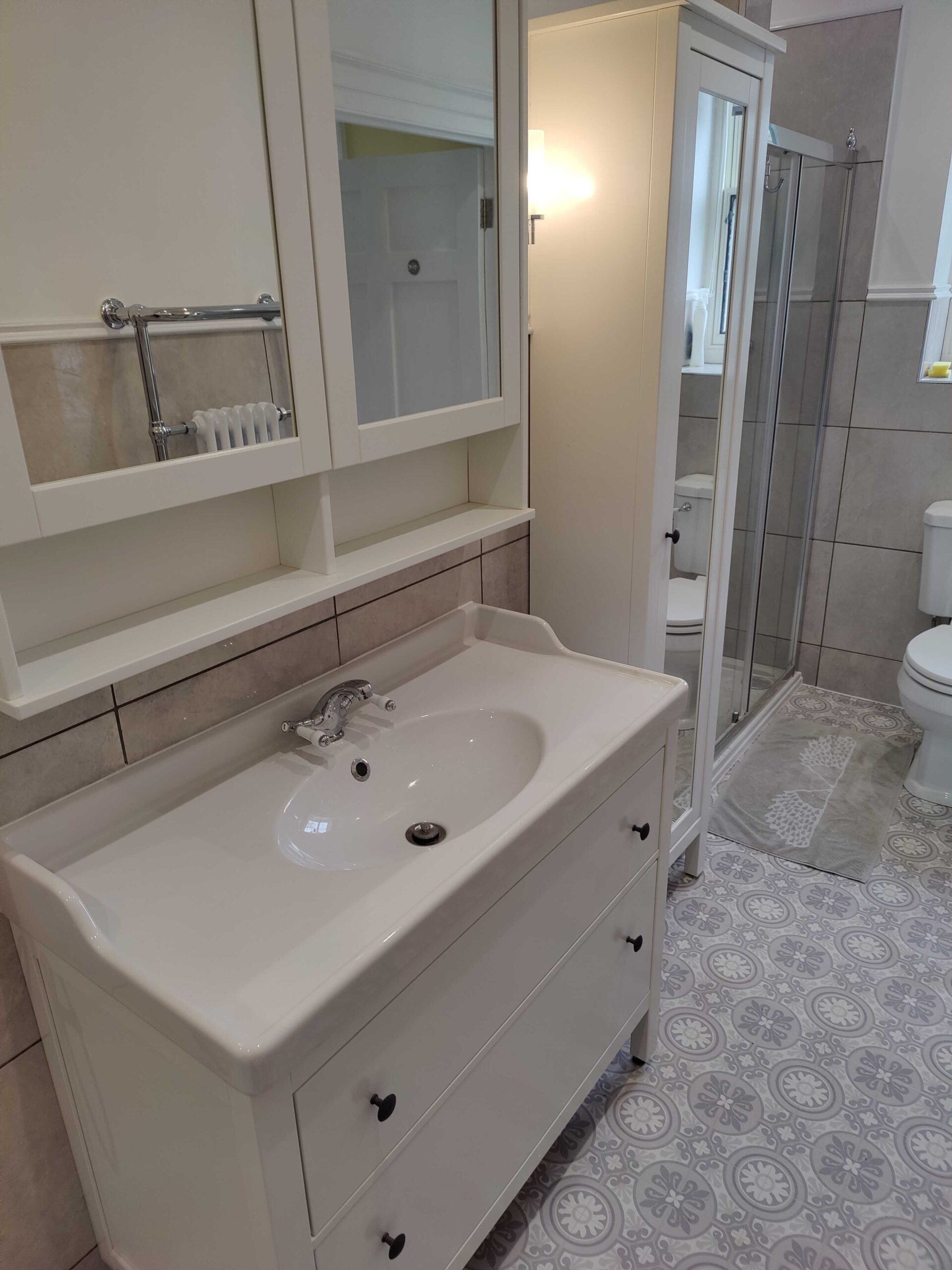 Modern bathroom renovation in Gloucester by CK Building